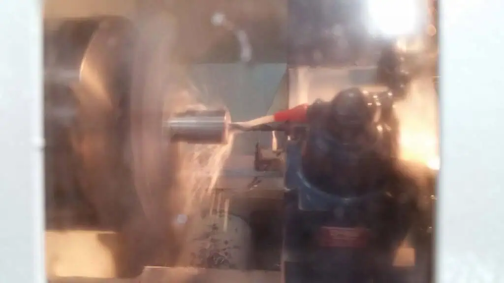 Machining Services: Drilling vs Boring